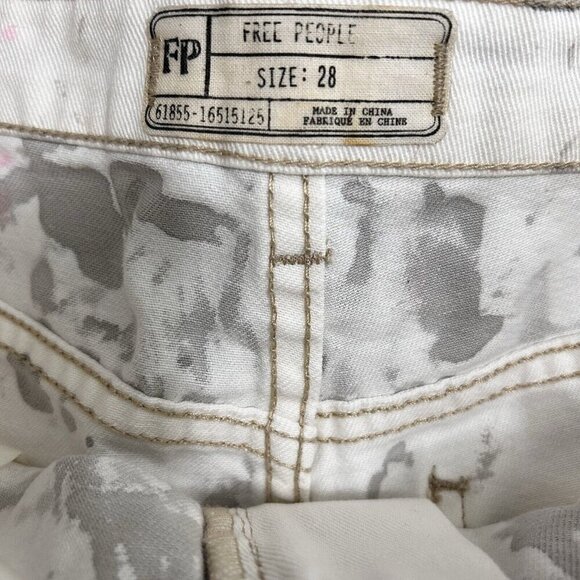 Free People White Denim Shorts Pink Grey Paint Splash Frayed High Waist Size 28 - Picture 7 of 8